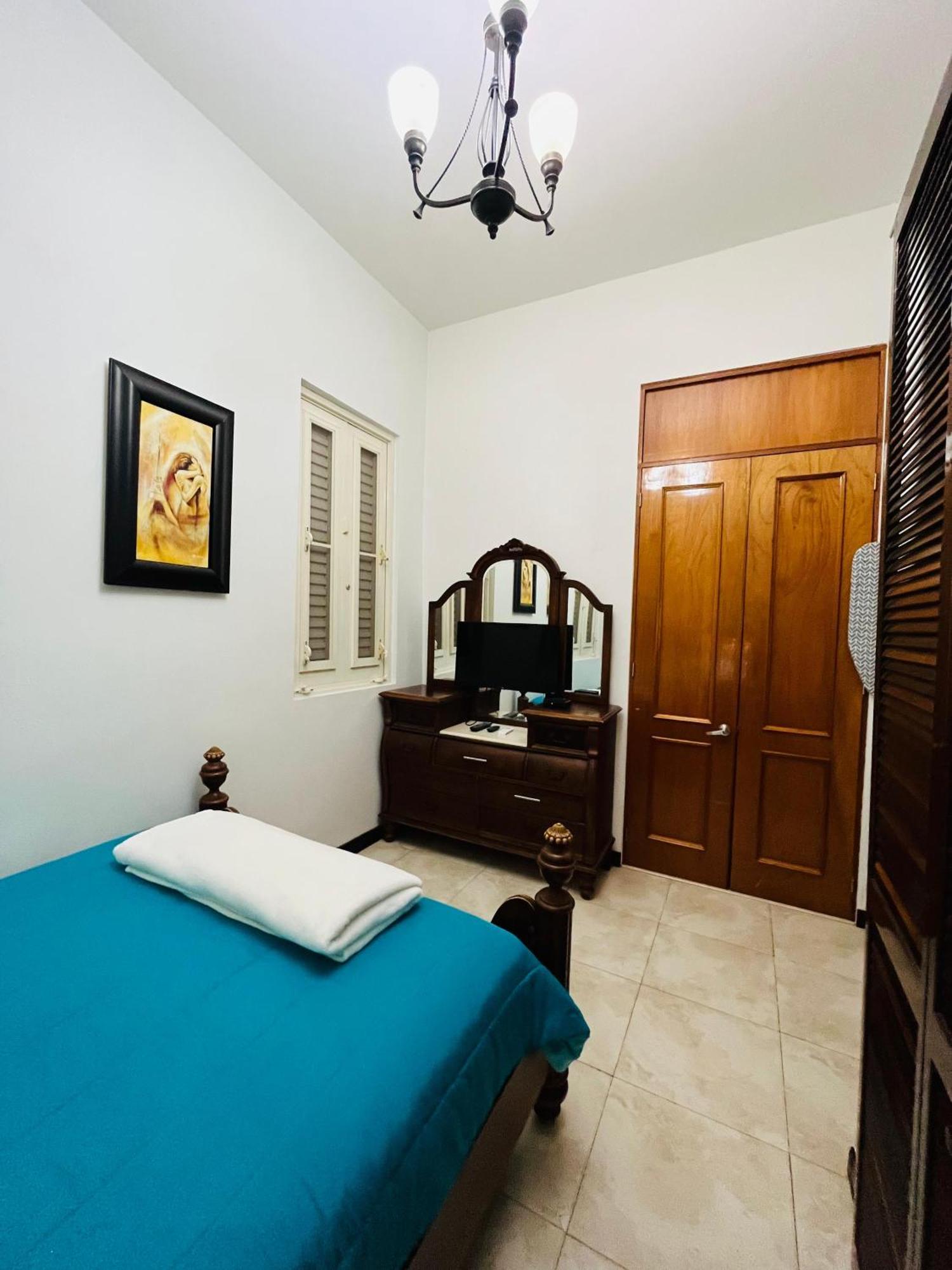 Hotel Libertad Lares エクステリア 写真