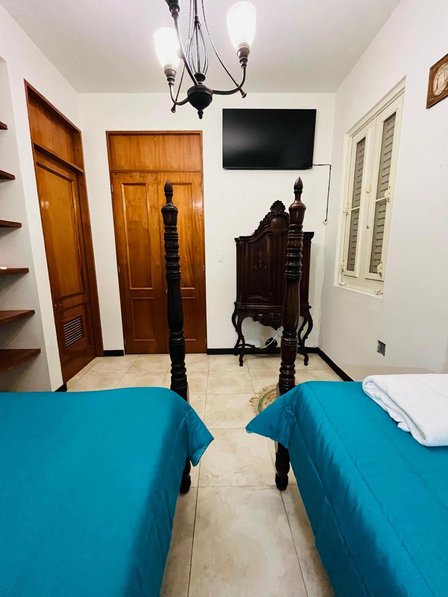 Hotel Libertad Lares エクステリア 写真