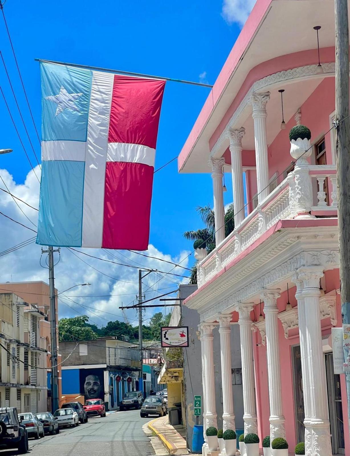 Hotel Libertad Lares エクステリア 写真